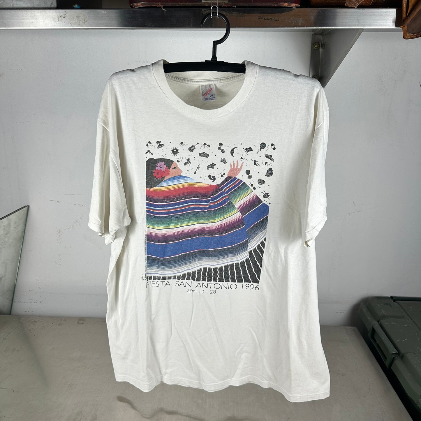 Vintage 1996 Fiesta San Antonio Artwork Graphic T-Shirt