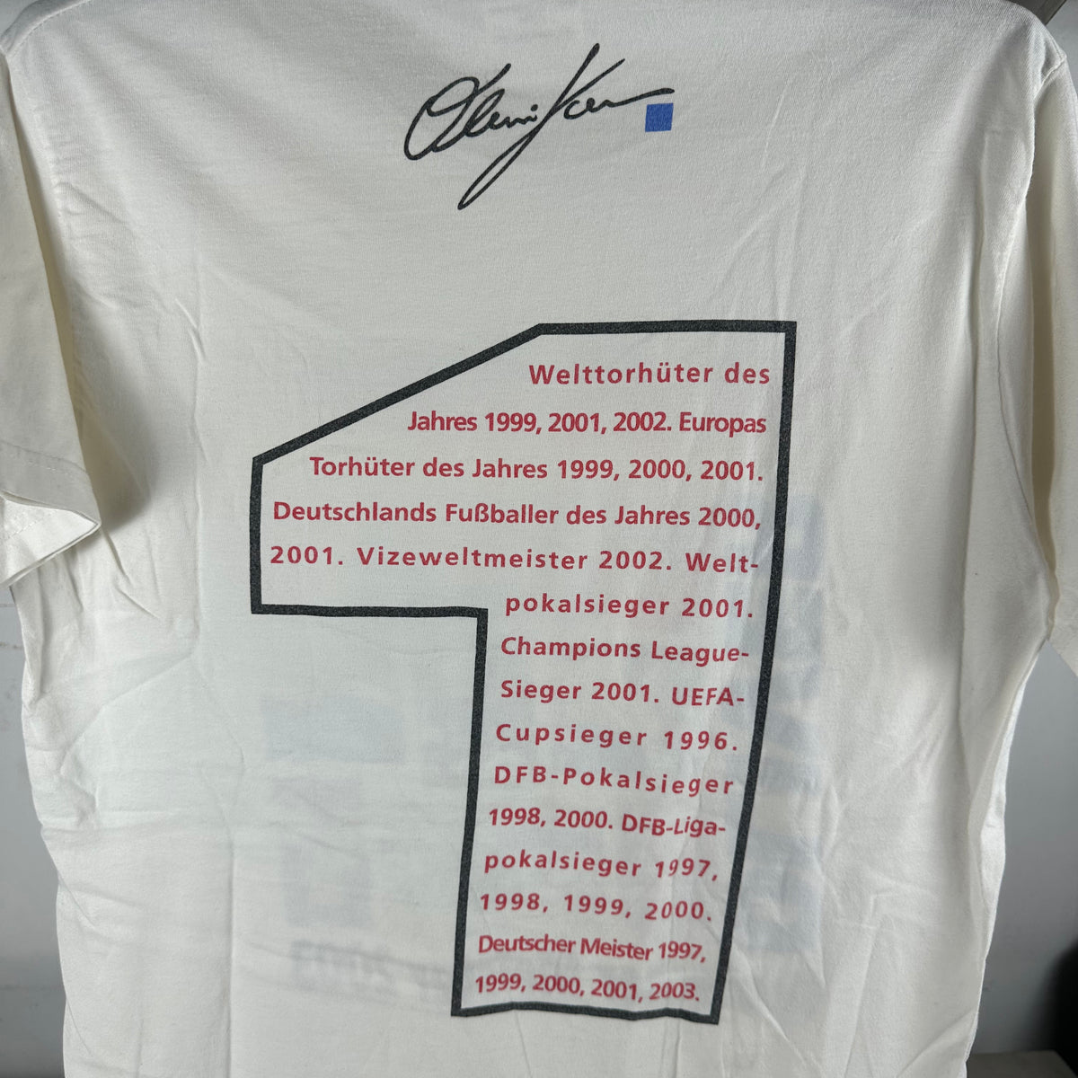 Vintage 2003 Oliver Kahn FC Bayern Munich Deutscher Meister Graphic T-shirt