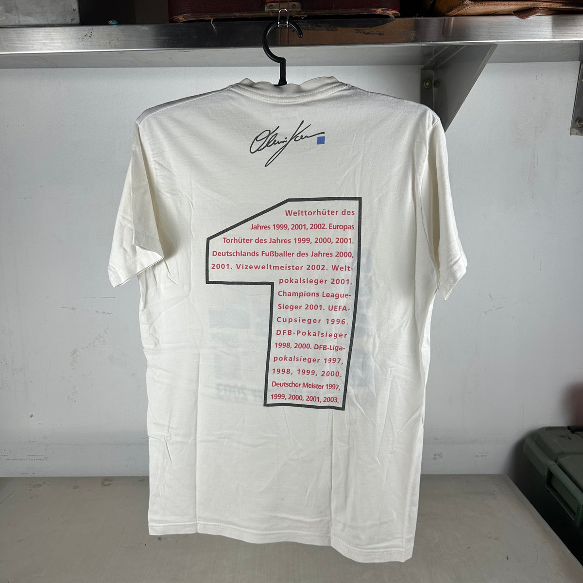 Vintage 2003 Oliver Kahn FC Bayern Munich Deutscher Meister Graphic T-shirt