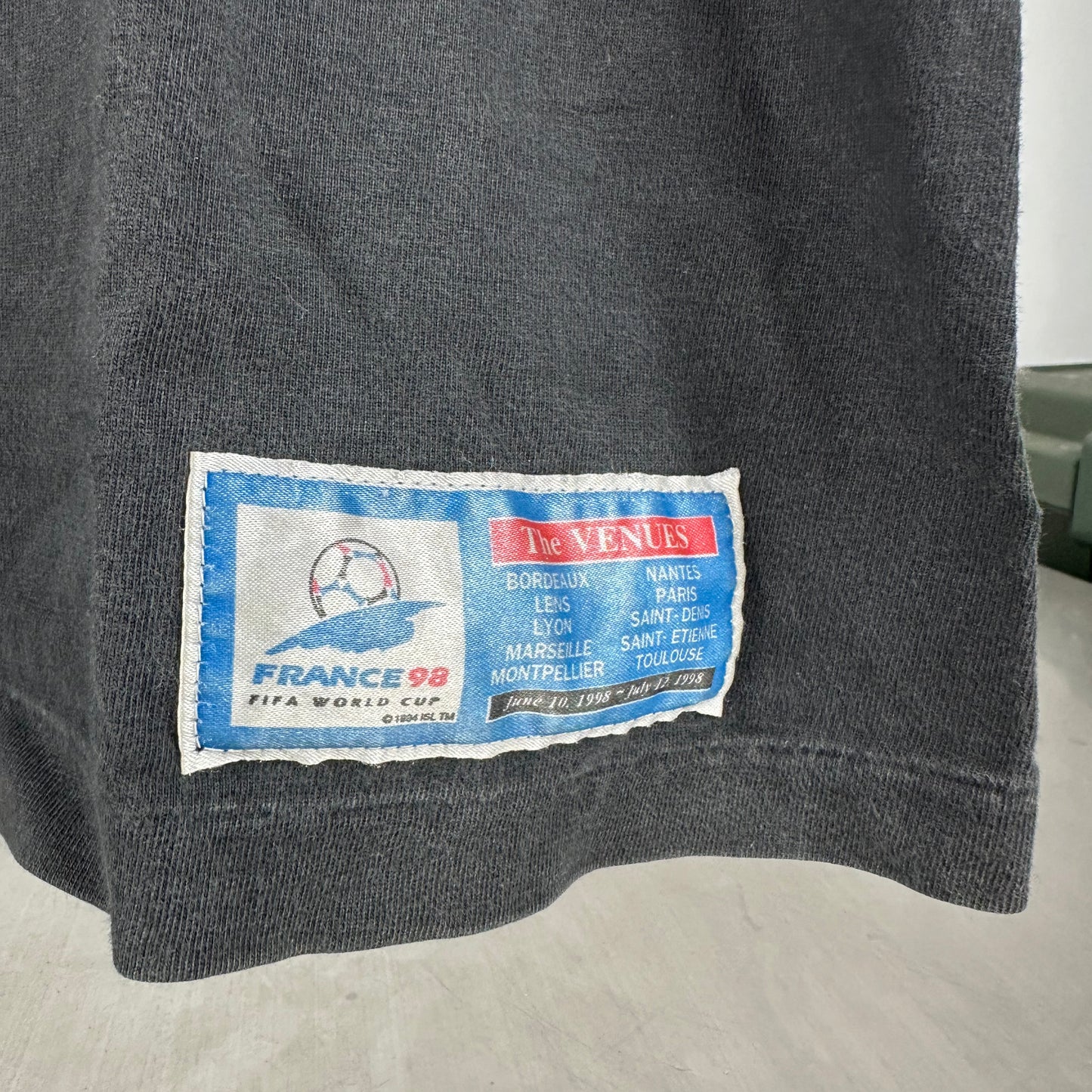 Vintage 1998 France FIFA World Cup Soccer Graphic Single Stitch T-Shirt