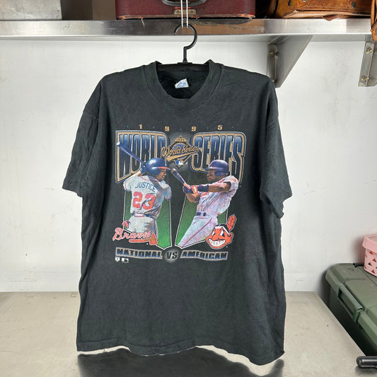 Vintage 1995 MLB World Series Atlanta Braves VS Cleveland Indians T-Shirt