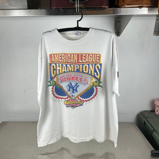 Vintage 1996 New York Yankees MLB Champions Starter Graphic T-Shirt