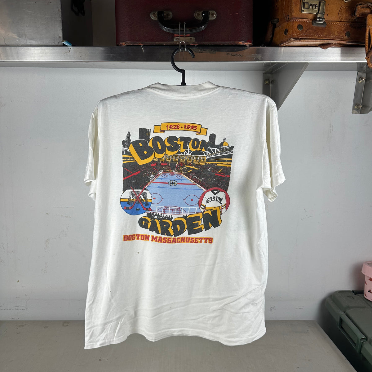 Vintage 90s Boston Garden Celtics Bruins Graphic Single Stitch T-Shirt