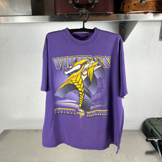 Vintage 1994 Minnesota Vikings NFL Graphic T-shirt