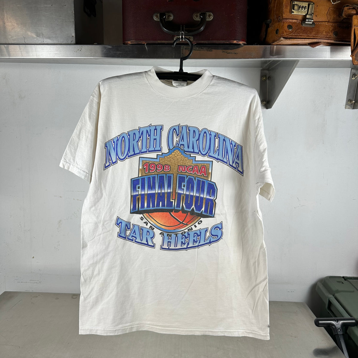 Vintage 1998 UNC Tar Heels Basketball NCAA Final Four Single Stitch T-Shirt