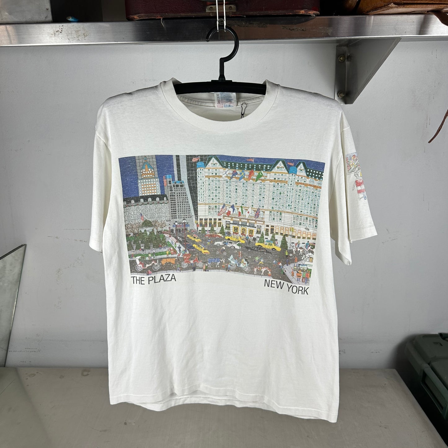 Vintage 90s New York The Plaza Artwork Graphic Single Stitch T-Shirt