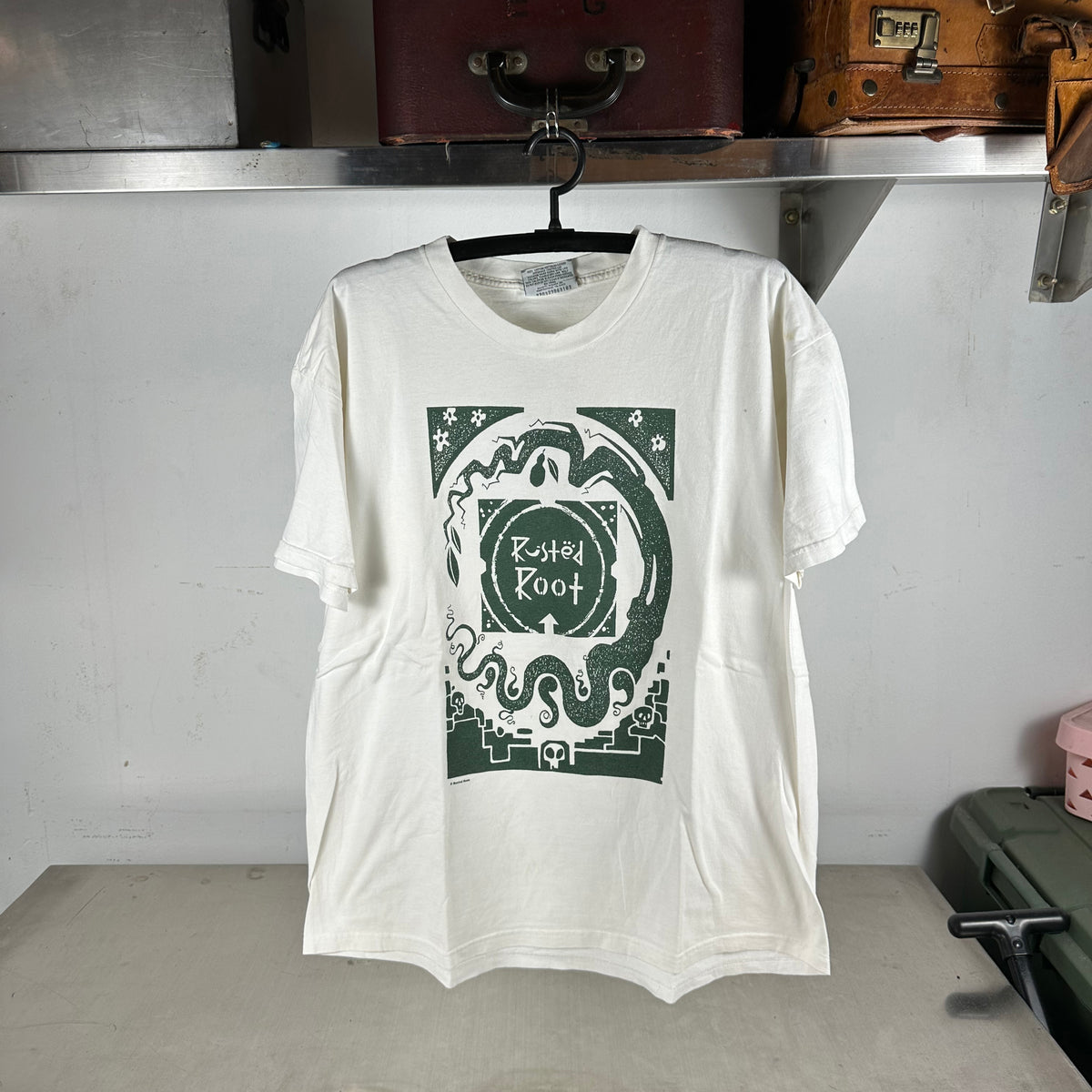 Vintage 1995 Rusted Root Pittsburgh Star Lake Rock Band Graphic T-shirt