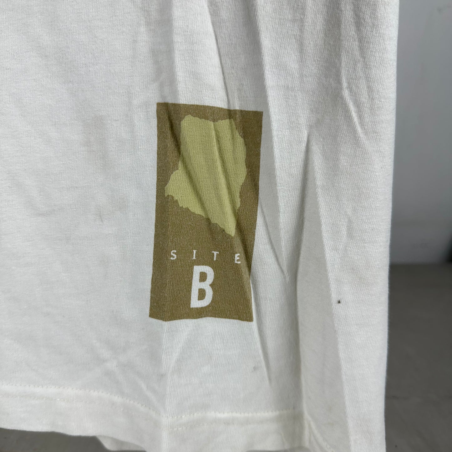 Vintage 1996 Jurassic Park The Lost World Site B Graphic T-Shirt