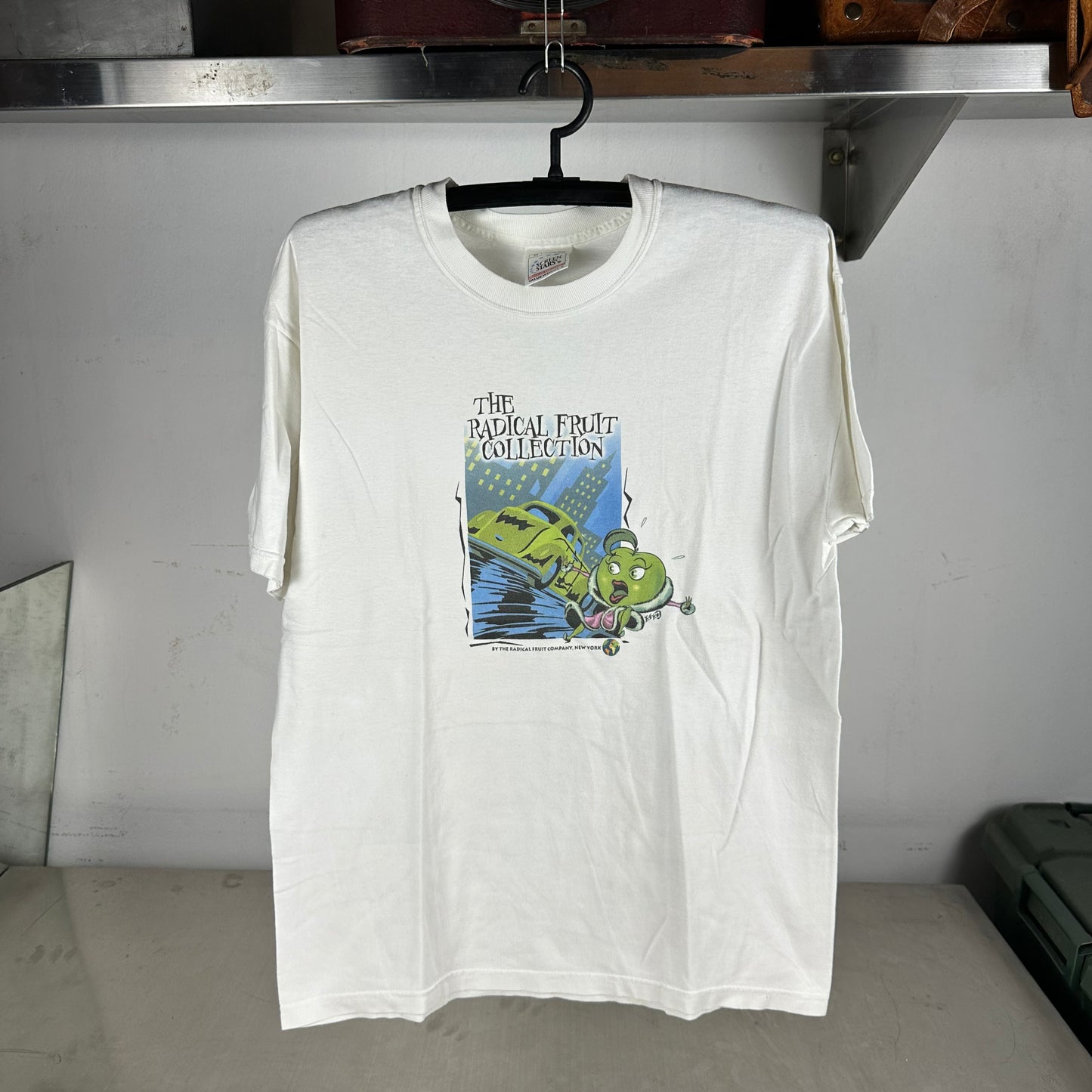 Vintage 2000s The Radical Fruit Collection New York Graphic T-Shirt
