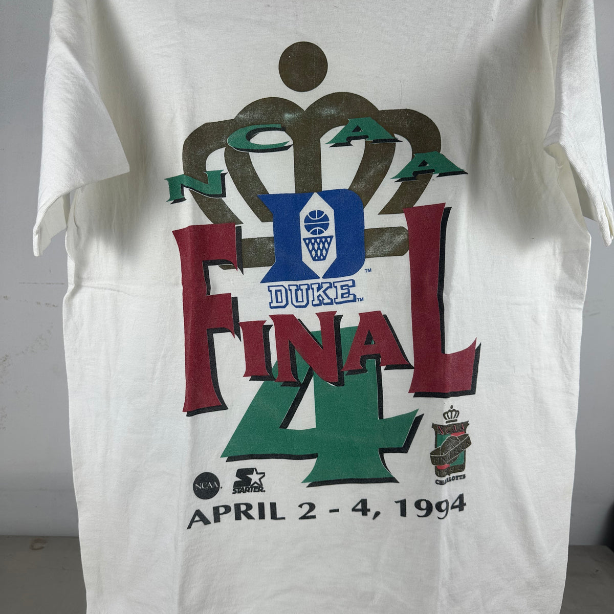 Vintage 1994 Duke Blue Devils Basketball NCAA Final Four Starter Graphic T-shirt